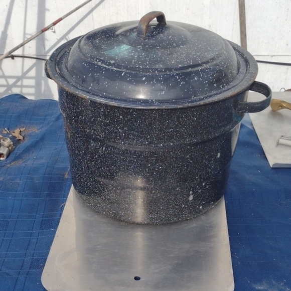 Speckled Blue Enamel Stock Pot with Lid extra large - Picture 1 of 2